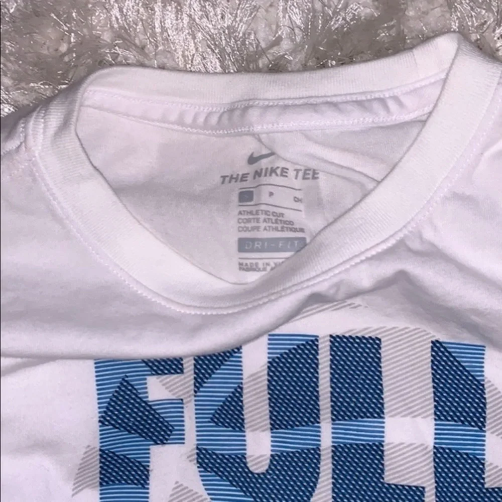 Nike white t shirt‎ bundle